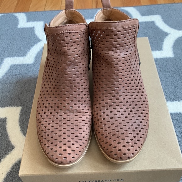 Womens Lucky Brand perforated Booties - Picture 2 of 7